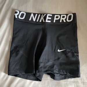 nike pro spandex’s/biker shorts. worn 1-2 times. tight fit very comfortable.